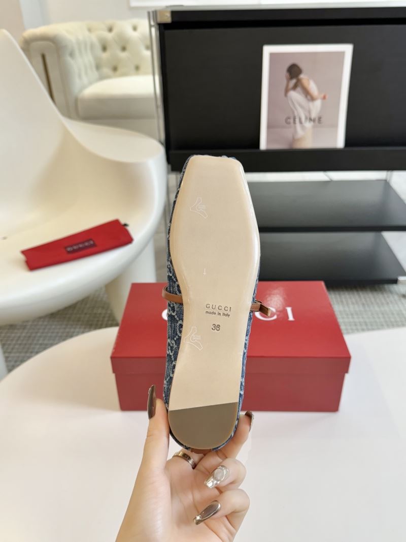 Gucci Flat Shoes